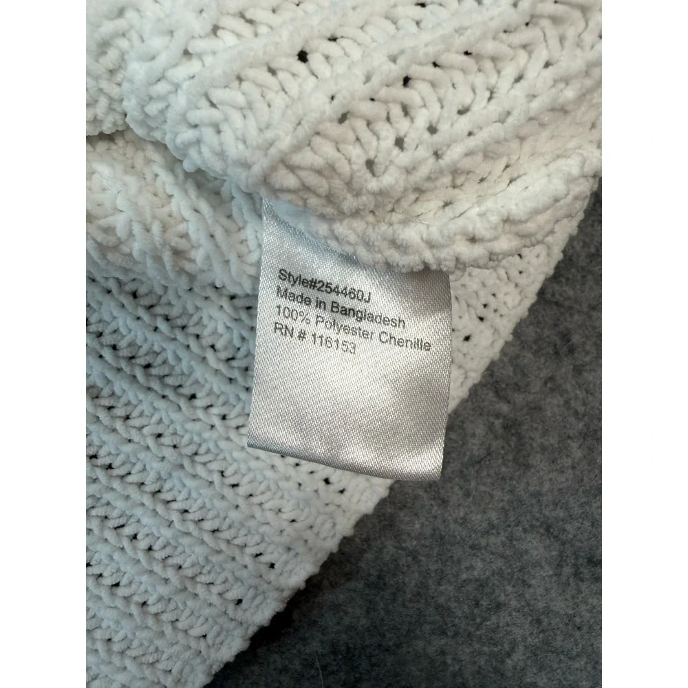 Poof Apparel Women White Chenille Cable Knit Mock Neck Sweater Large